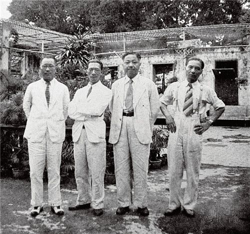 20世纪30年代初,倪贻德(右一)、王道源(右二)、陈抱一(右三)等上海艺专教授合影
