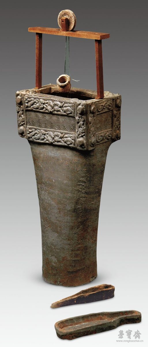 西汉 陶井 高47.8cm 河南洛阳烧沟出土 中国国家博物馆藏