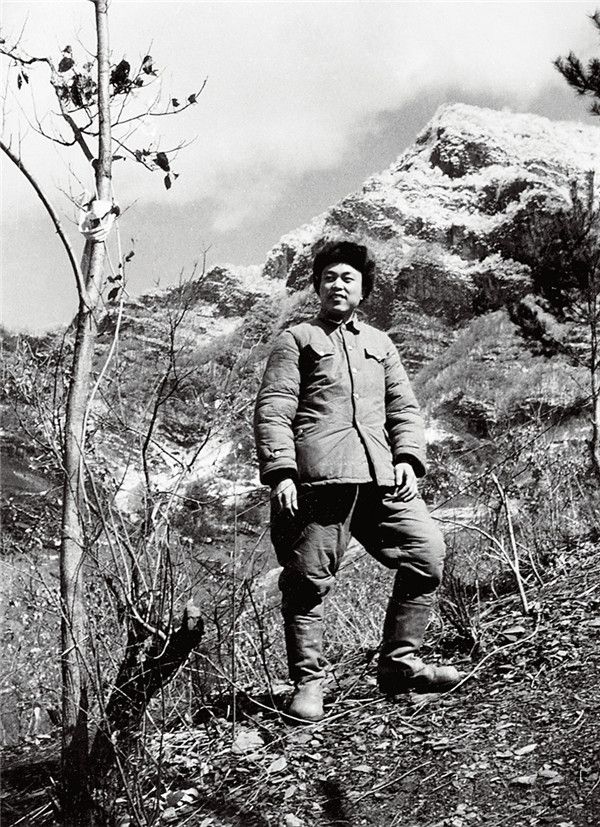 1952年，古元在朝鲜抗美援朝前线