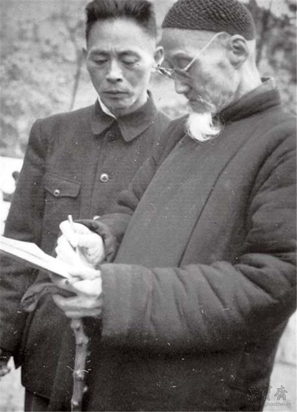 1954年，诸乐三陪黄宾虹飞来峰写生