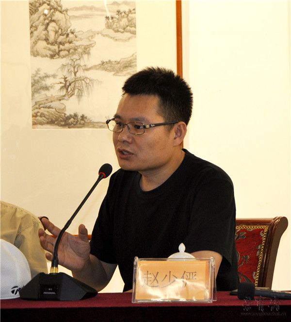 花鸟画临创班执行导师赵少俨先生在典礼仪式上发言