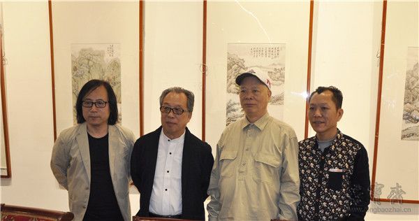唐辉院长、郭石夫先生、郑百重先生展览现场合影