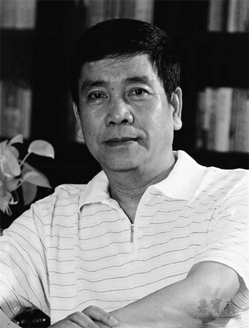 梁培龙