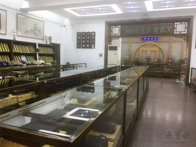砚台、扇子销售柜台
