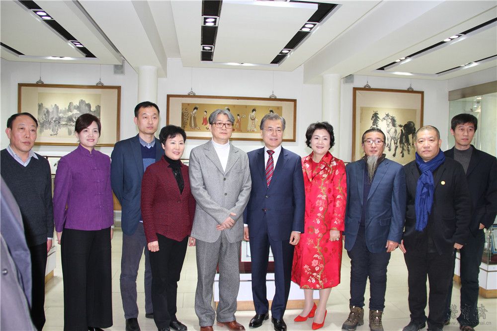 韩国总统文在寅参观荣宝斋木版水印工艺坊
